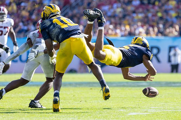 Zeke Berry (10) and Brandyn Hillman (6)