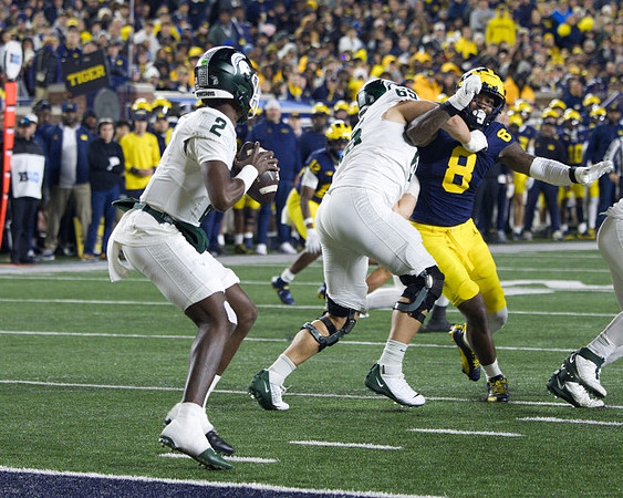 Aamir Hall (12) and Derrick Moore (8)