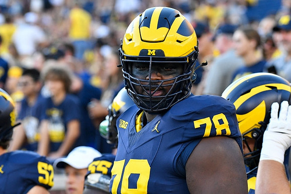 Kechaun Bennett (52) and Kenneth Grant (78)