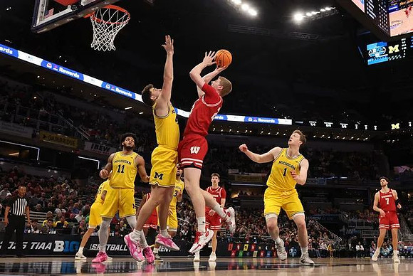 Rubin Jones (15), Roddy Gayle Jr. (11), Will Tschetter (42), Tre Donaldson (3), and Danny Wolf (1)