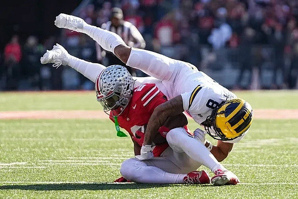Derrick Moore (8)