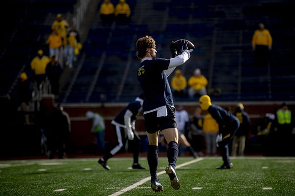 Zach Peterson (25)