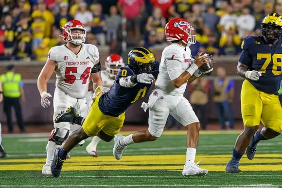 Josaiah Stewart (0) and Kenneth Grant (78)