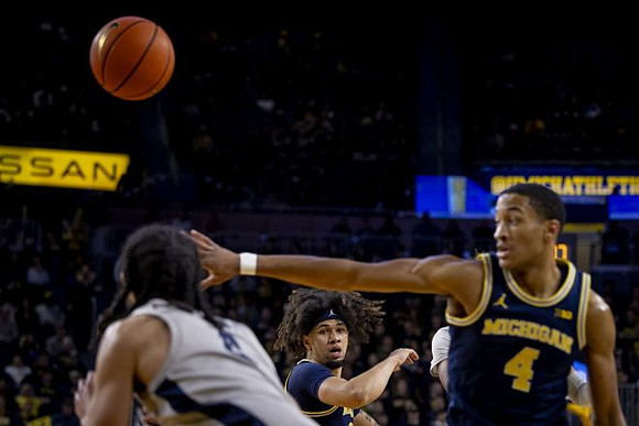 Tre Donaldson (3) and Nimari Burnett (4)
