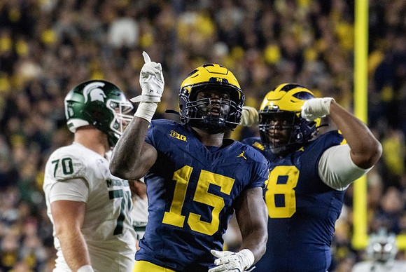 Ernest Hausmann (15) and Derrick Moore (8)