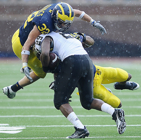 Jordan Kovacs (32) and Brandon Herron (58)