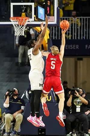 Tarris Reed Jr. (32)