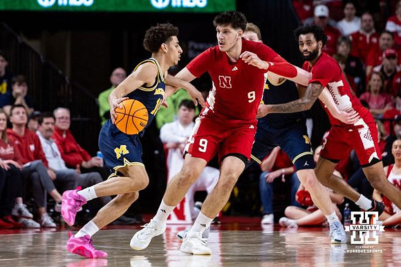 Justin Pippen (10) and Danny Wolf (1)