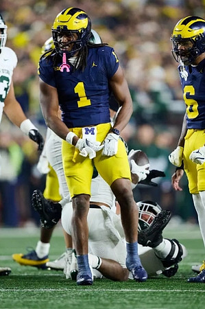 Jaishawn Barham (1) and Brandyn Hillman (6)