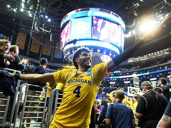 Isaiah Livers (4)
