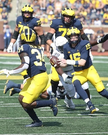 Leon Franklin (34) and Alan Bowman (15)