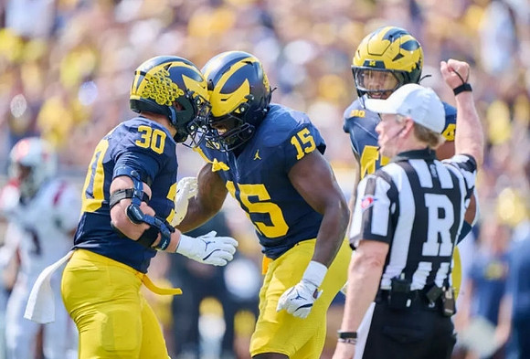 Jimmy Rolder (30), Ernest Hausmann (15), and TJ Guy (42)
