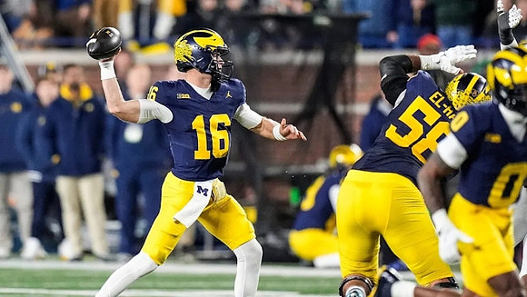 Davis Warren (16), Giovanni El-Hadi (58), and Semaj Morgan (0)