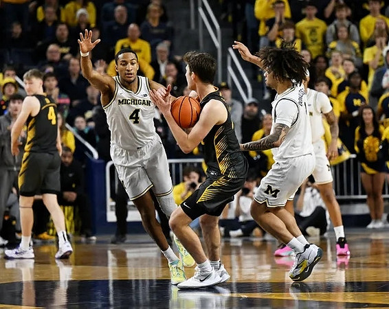 Nimari Burnett (4) and Tre Donaldson (3)