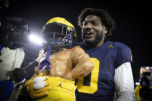 Paul Bunyan Trophy and Josaiah Stewart (0)