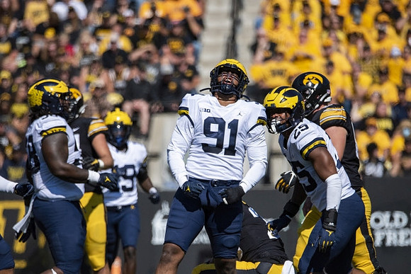 Taylor Upshaw (91) and Junior Colson (25)