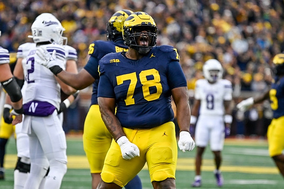 Kenneth Grant (78) and Rayshaun Benny (26)