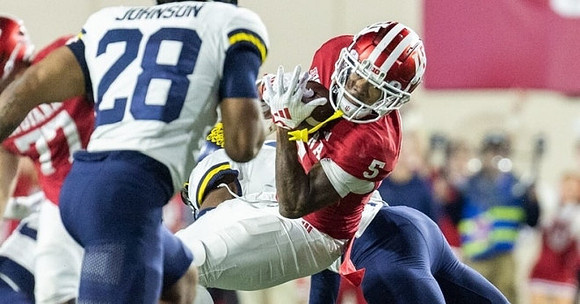 Brandyn Hillman (6) and Quinten Johnson (28)