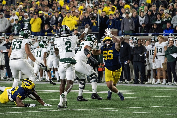 Jaydon Hood (34) and Mason Graham (55)