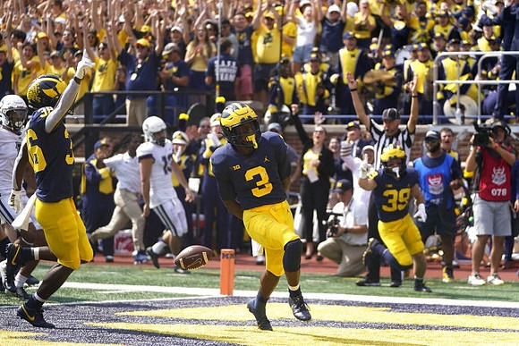 Keshaun Harris (36), A.J. Henning (3), and Joe Taylor (39)
