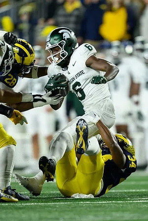 Quinten Johnson (28) and Jaydon Hood (34)