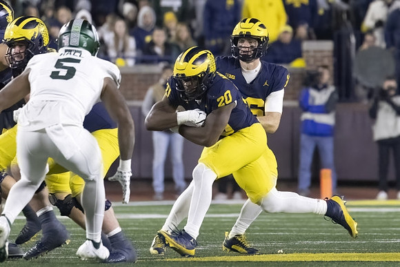 Kalel Mullings (20) and Davis Warren (16)