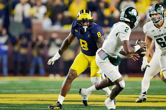 Derrick Moore (8)
