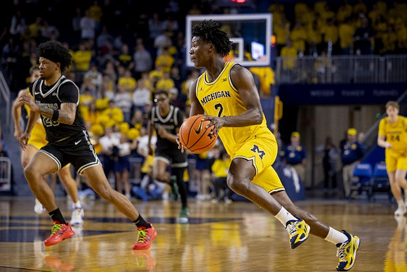 L.J. Cason (2) and Sam Walters (24)