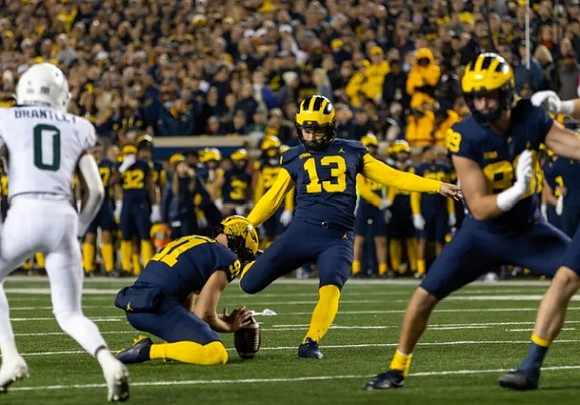 Brad Robbins (91), Jake Moody (13), and Carter Selzer (89)