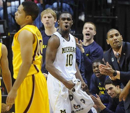 Blake McLimans (22), Tim Hardaway Jr. (10), Max Bielfeldt (44), Carlton Brundidge (2), Colton Christian (45), and LaVall Jordan