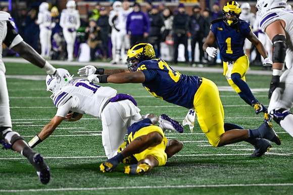 Rayshaun Benny (26) and Jaishawn Barham (1)