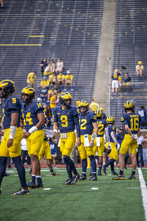 J.J. McCarthy (9) and Michigan Team
