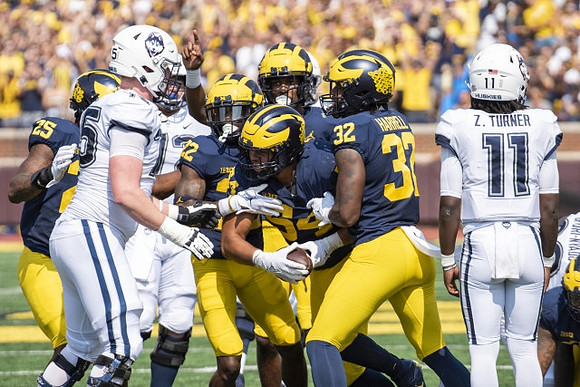 Junior Colson (25), Gemon Green (22), George Rooks (54), and Jaylen Harrell (32)