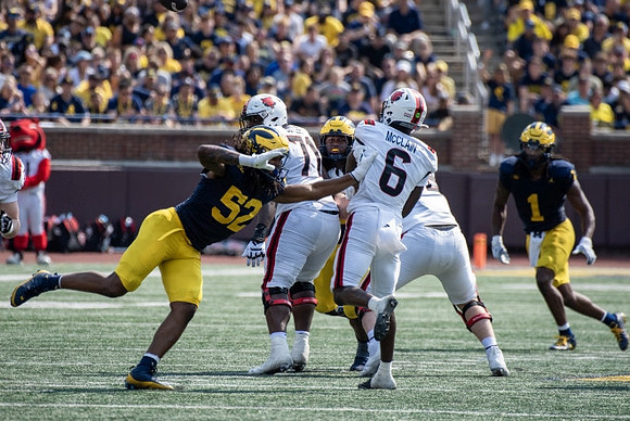 Kechaun Bennett (52) and Jaishawn Barham (1)