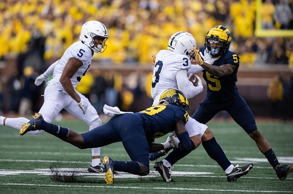 Rod Moore (19) and DJ Turner (5)