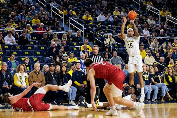 Rubin Jones (15) and L.J. Cason (2)