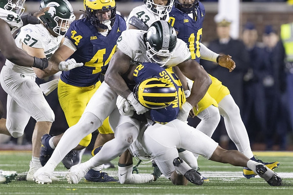 Max Bredeson (44), Alex Orji (10), and Kalel Mullings (20)