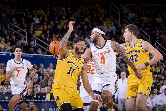 Roddy Gayle Jr. (11) and Will Tschetter (42)