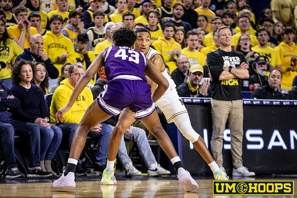 Nimari Burnett (4) and Dusty May