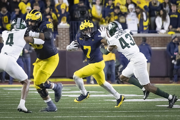 Giovanni El-Hadi (58) and Donovan Edwards (7)