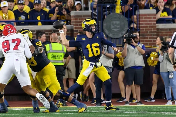 Davis Warren (16) and Giovanni El-Hadi (58)