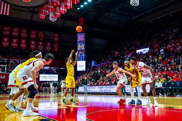 Rubin Jones (15), Tre Donaldson (3), and Roddy Gayle Jr. (11)