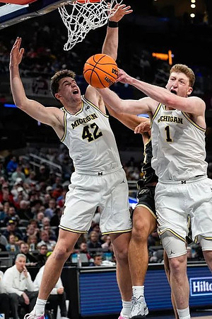 Will Tschetter (42) and Danny Wolf (1)