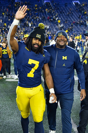 Donovan Edwards (7) and Ron Bellamy