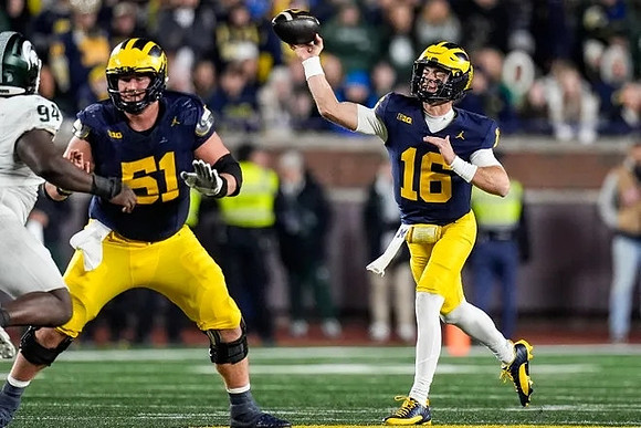 Greg Crippen (51) and Davis Warren (16)