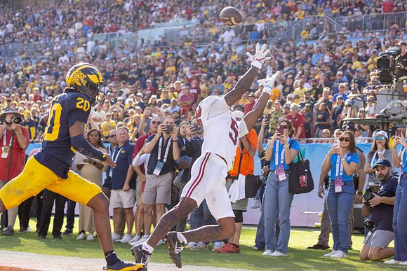 Jyaire Hill (20)