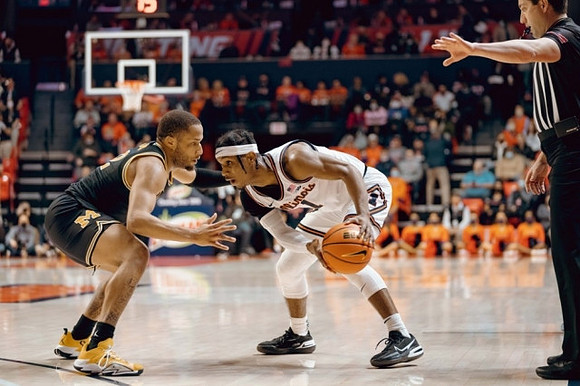 DeVante' Jones (12)