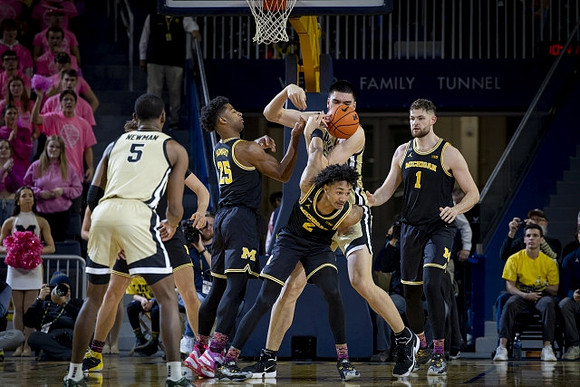 Jace Howard (25), Kobe Bufkin (2), and Hunter Dickinson (1)