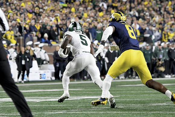 Derrick Moore (8)