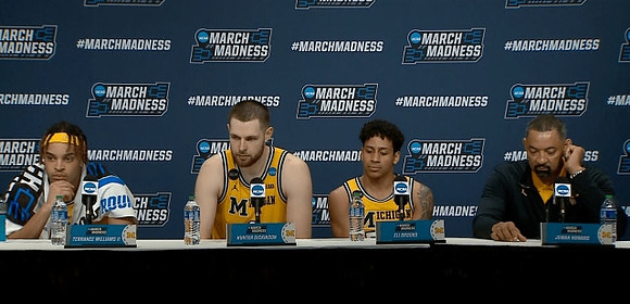 Terrance Williams II (5), Hunter Dickinson (1), Eli Brooks (55), and Juwan Howard